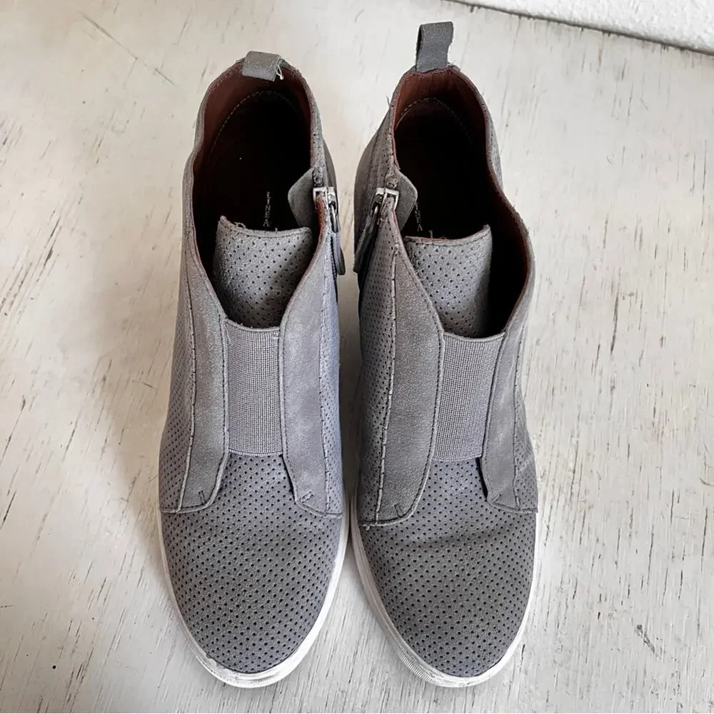 Linea Paolo Felicia grey suede wedge sneaker size 6.5
